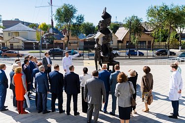 Депутаты посетили обновленный корпус областной больницы